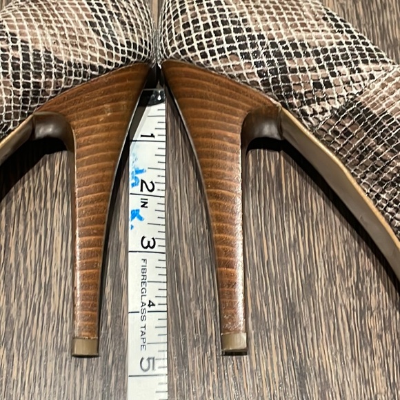 Locale ladies snakeskin high heels - Picture 6 of 9